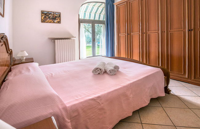 2 bedroom Apartment in Bardolino with swimming pool and garden - Photo 10