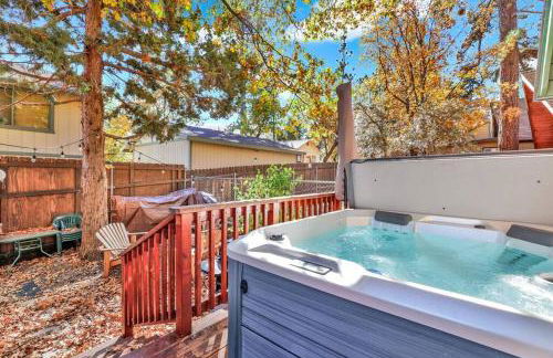Apres Chalet Retreat~ Hot Tub~ Relax Away Cottage~ - Foto 40