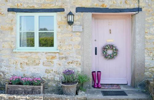 18th Century Thatched Cottage Parking & Garden - Foto 2