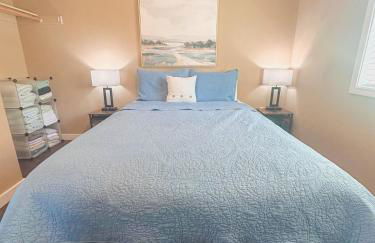 Treetop & Waterfront! Hot Tub, Kayaks, Game Room - Foto 34