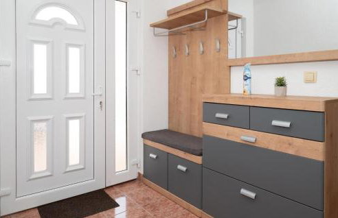 5 Bedroom Amazing Home In Bogatic - Foto 17