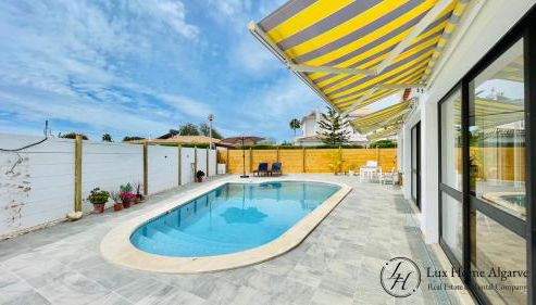 Villa Harmony - Stylish Villa - Pool & Terrace - Photo 4, sunbed