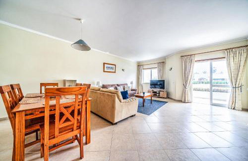 Pool View 2 bedroom 1st floor apartment, Oasis Parque near Alvor AT14 - Foto 30