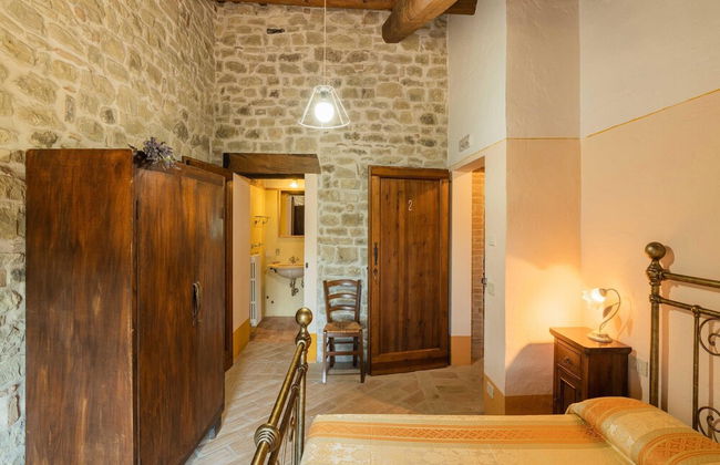 Elegant Stone House w/ Pool - Photo 4