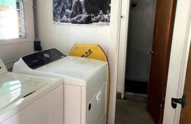 THE HILO HOMEBASE - Charming 3 Bedroom Hilo Home, with AC! - Foto 29