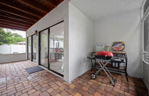 Chic 4BR Home Hot Tub Game Room - Foto 31