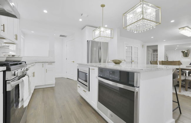 Luxury 7BR Buckhead Oasis w Pool Gameroom Firepit - Foto 37