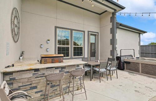 Vibrant Texas Escape - 5BR, Pool & Hot Tub - Foto 37