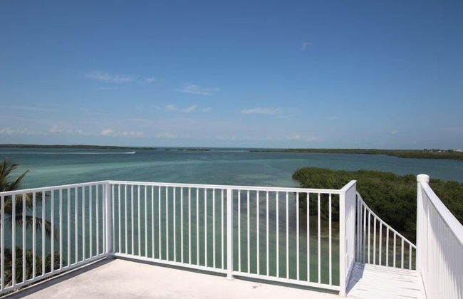 Waterfront Home With Swimming Pool 4 Bedroom Home by RedAwning - Foto 21