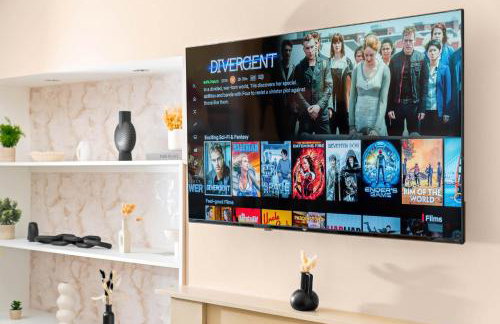 Stylish 3 Bedroom House - Garden - Pool Table - Parking 165M - Foto 12