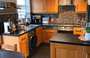 Sun Set House With Hot Tub - Photo 7