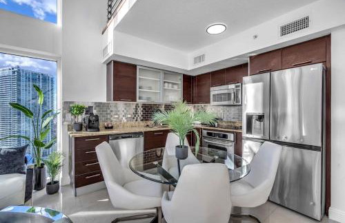 Luxury 2BD Corner Loft with Stunning Miami River View - Foto 10