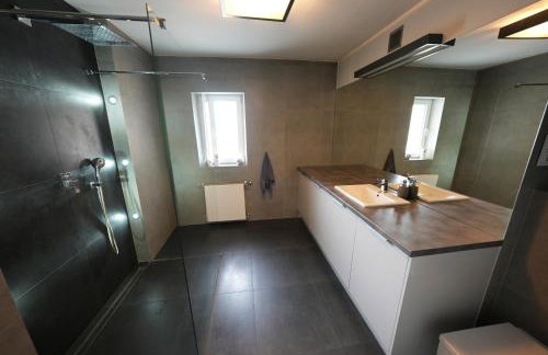 Dom nad rzeką - Foto 7