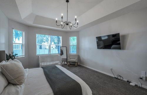 Large 5 bd home close to Beaches - Photo 69