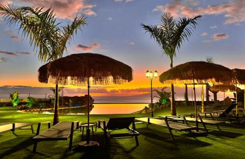 Apartamento de Lujo con Jacuzzi Privado, Piscina y Vistas al Mar - Foto 5