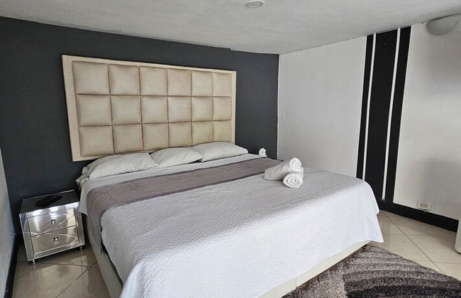 54 PROMO $ 11 Bedrooms with bathrooms Aprtmnt + 2 Jacuzzis and a rooftop pool. @Poblado - Photo $