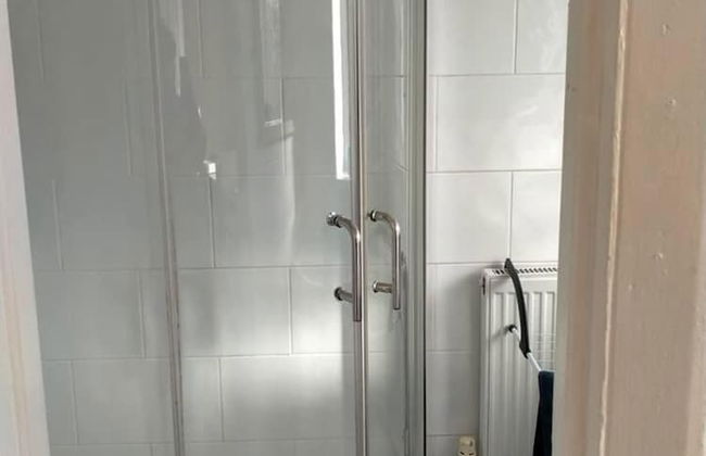 Spacious 3bed House in Walsall With Parking Onsite - Foto 10