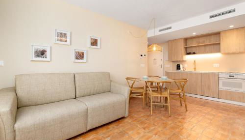 Apartamentos Las Ciencias K - Photo 5, stove, pet friendly, minibar