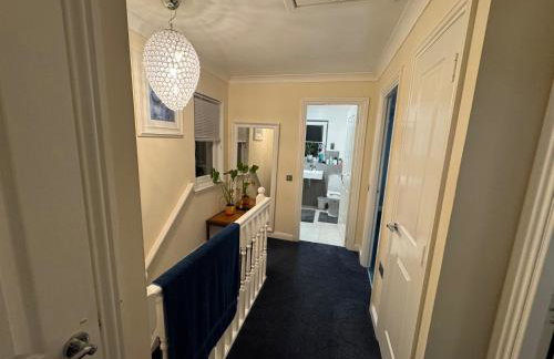 Glasgow 3 bed Guest House - Foto 8