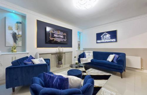 Dashing and Distinctive Dwelling w Rooftop Garden - Foto 1