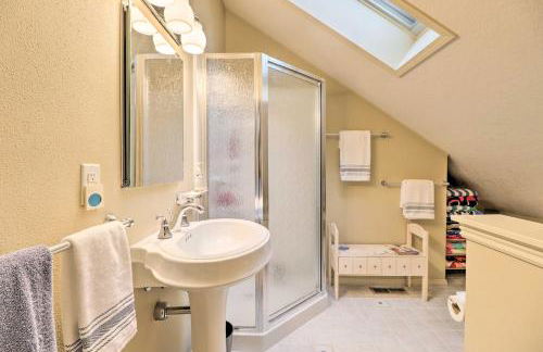 Peaceful Lakeside Retreat with Deck and Amazing Views! - Foto 22