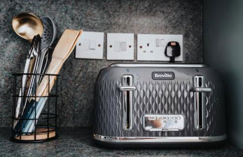 Brimmond Homes - nr to Univ, Hospitals, o2 Apollo, PLAB & 7 mins to City Centre - Stylish, Modern & Secure 2 Bed, 2 Bath Apt with Allocated Free Parking - Foto 26