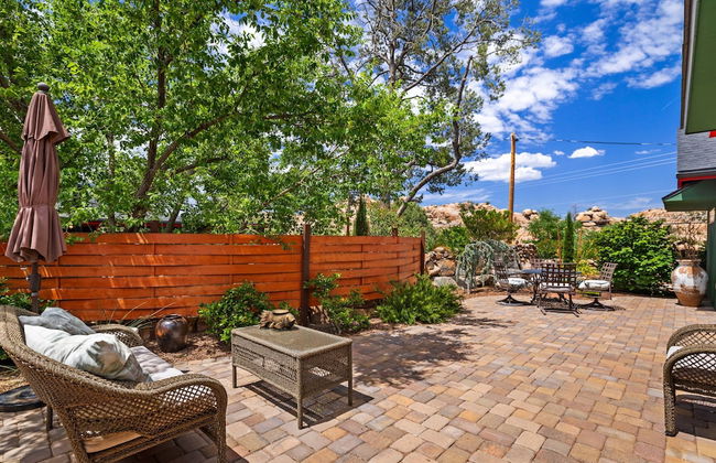 Rock House Haven Retreat - Photo 4