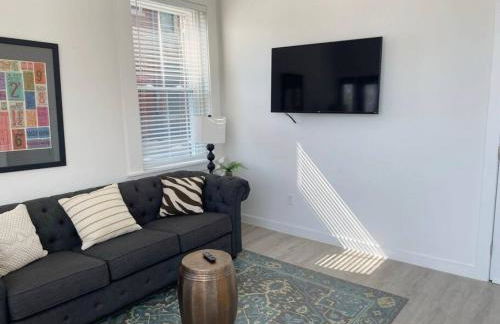 Full Building Huge Downtown Retreat Walkable to Everything - Foto 12