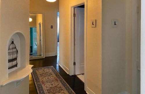 Charming home with pool, enclosed yard, patio & great Woodlawn Lake location - Foto 14