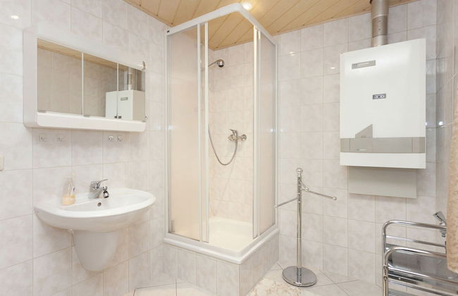 Family-friendly Forest Home - Foto 9