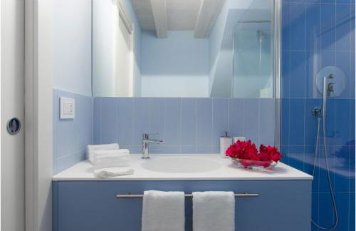 Tiffany Home - Photo 63