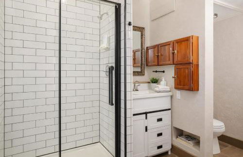 Large Luxury Downtown Loft - Walk to Everything Free Parking - Foto 7