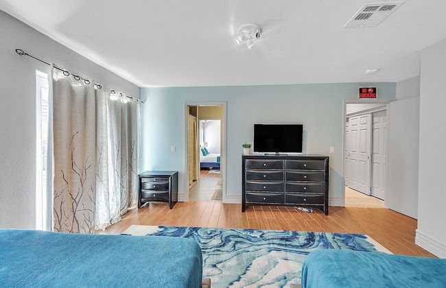 Villa - 8 Bedrms 5 Bths 15 Beds - Foto 3