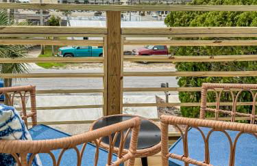 OceanView Oasis - Relax with Hot Tub, Breakfast, Fire Pit & Putting Green! - Foto 12