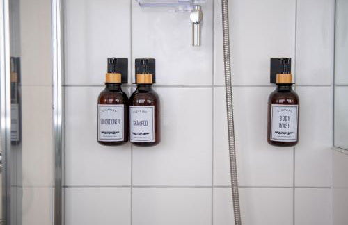 Cosy townhouse, new build, 5 bedrooms, Sleeps 8, Free Parking - Foto 18