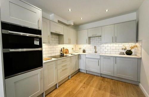 River Breeze 3-Bed BALCONY Apartment - Foto 18