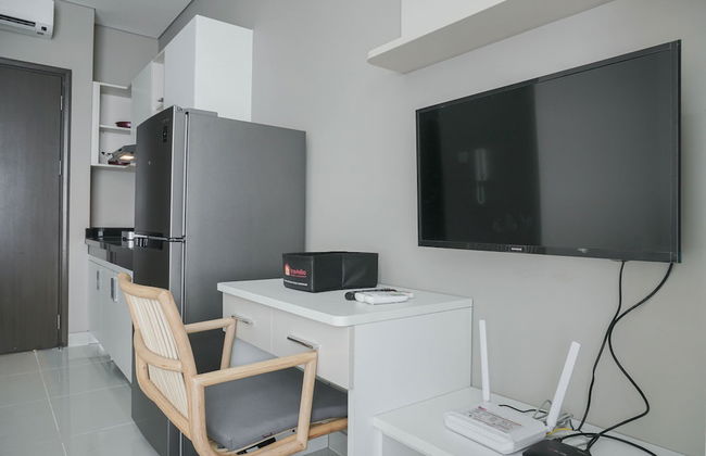 Modern And Comfort Studio At Ciputra International Apartment - Photo 4