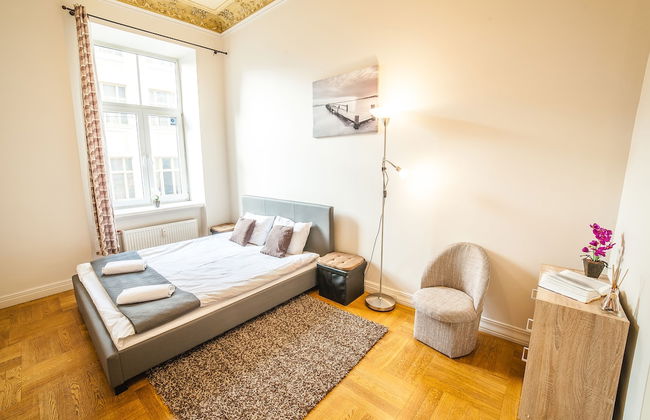 Mosaic Center Apartments - Photo 5