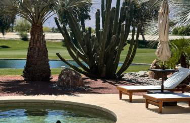 Luxe Palm Springs Villa- Sunset Oasis Private Heated Pool & Spa on Golfcourse - Foto 47