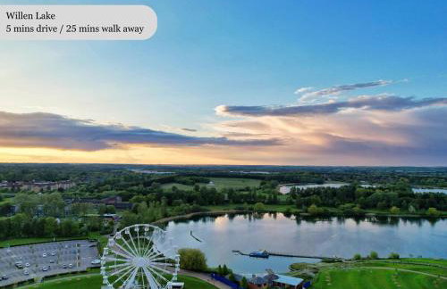 Beautiful Apartment in Central MK with Balcony, Free Parking & Smart TV with Netflix by Yoko Property - Foto 28