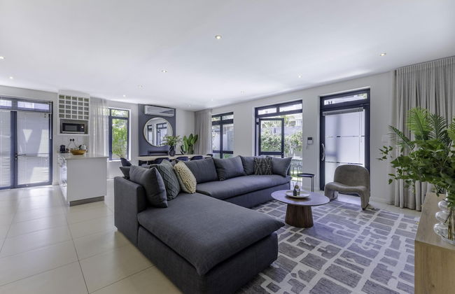 Newly Renovated 3 bed Apartment With Splashpool - 2283 - Photo 1