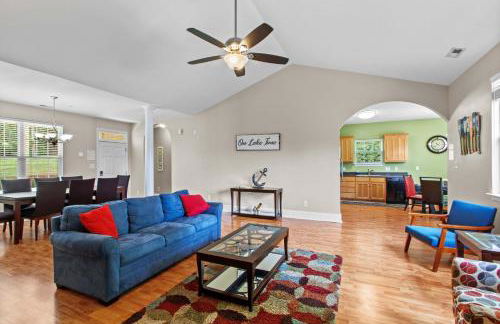 Castaway Cove -Lake Norman Waterfront Home with Private Dock - Foto 10