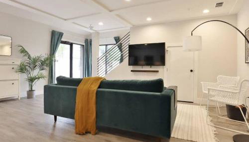 3 BR Urban Hideaway - Steps from Daily's TIAA Fld - Foto 3