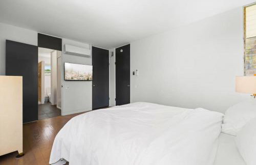 Hilltop Designer Midcentury Modern 4BR Pool HotTub - Foto 32