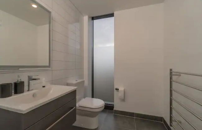 Premium Brand New Central Apt - Carpark - Foto 17