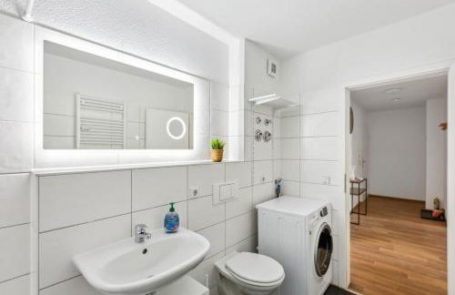 Larooms Merseburg - Apartment NP24 - 2 Zimmer - 4 Betten - Waschmaschine - Parkplatz - Balkon - Foto 8