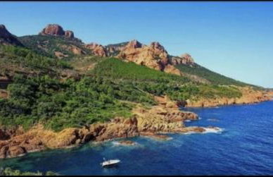 Beau 65 M2 en Front de Mer à St Raphaël - Piscine - Foto 6