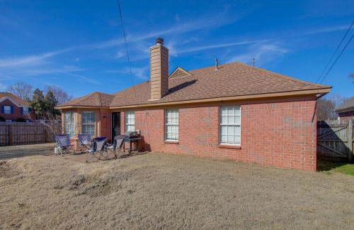 Walk to the Greenline Sleek Cordova Home with Patio - Foto 2