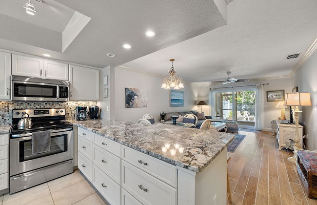 Sunset Sanctuary 2 Bedroom Condo by RedAwning - Foto 11