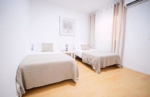 New Big City Center Apartment 4th floor no elevator - Photo 18